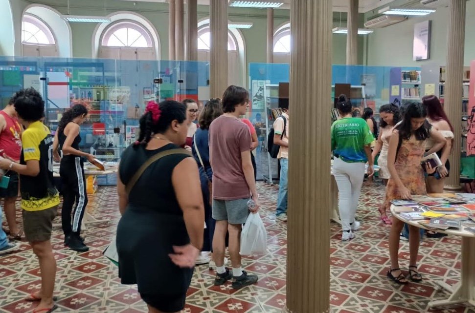 Biblioteca Pública do Amazonas promove manhã de troca gratuita de livros e gibis em Manaus