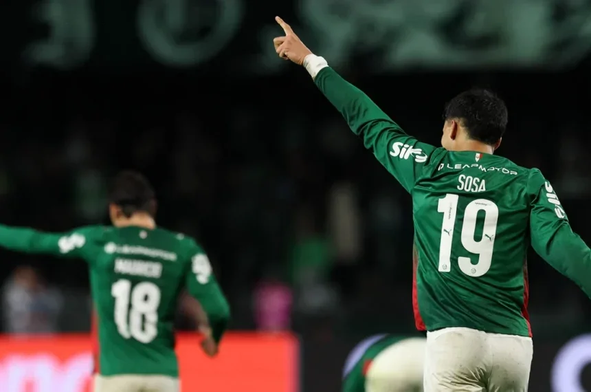 Atlético-MG vence Palmeiras por 2 a 1 e impõe derrota ao líder no Brasileirão