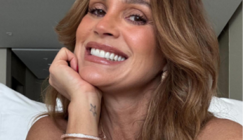 Flávia Alessandra relembra gravidez: "Na cama dos meus pais"