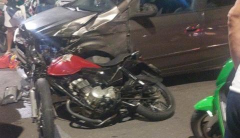 Acidente entre carro e motocicleta deixa dois feridos na Cachoeirinha