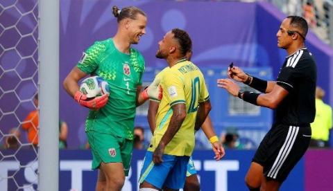 Após discussão e provocações, goleiro da Noruega diz que "quis entrar na cabeça de Neymar"
