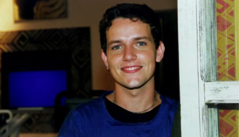 Ator Edward Boggiss, de 'Sandy e Júnior', morre aos 49 anos