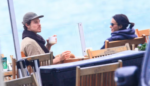 Bruna Marquezine e Shawn Mendes são flagrados durante passeio no Rio