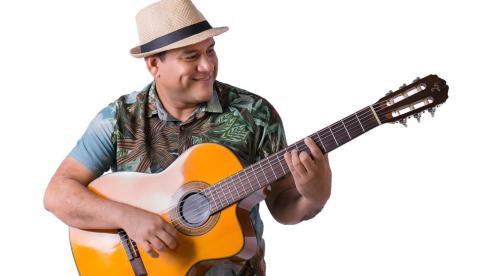 Adriano Lima reúne MPB, samba e toadas em shows em Manaus
