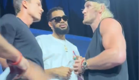 Tom Brady dá tapa no rosto de Logan Paul em evento; vídeo