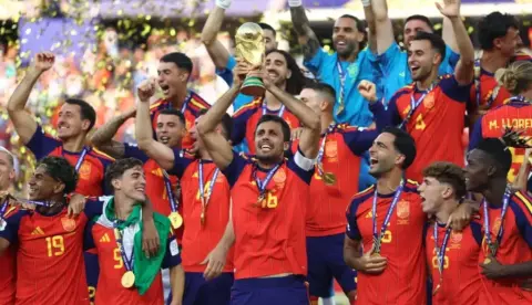 Recorde histórico: com apenas um gol sofrido, Espanha estabelece defesa mais eficiente das Copas