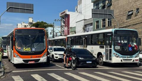 Após greve geral, 80% da frota de ônibus volta a circular em Manaus nesta terça-feira