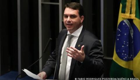 Vice em aberto: Flávio Bolsonaro admite chapa "puro-sangue" após PP reafirmar neutralidade