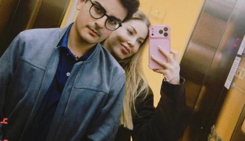 Exposição de affair homoafetivo abala namoro de Dudu Camargo e Saory Cardoso, diz Fábia Oliveira