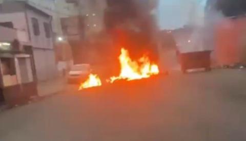 Criminosos sequestram ônibus e montam barricadas durante operação da PM no Rio