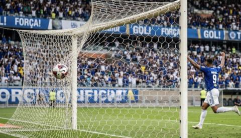 Domingo tem futebol o dia inteiro: confira os jogos de hoje