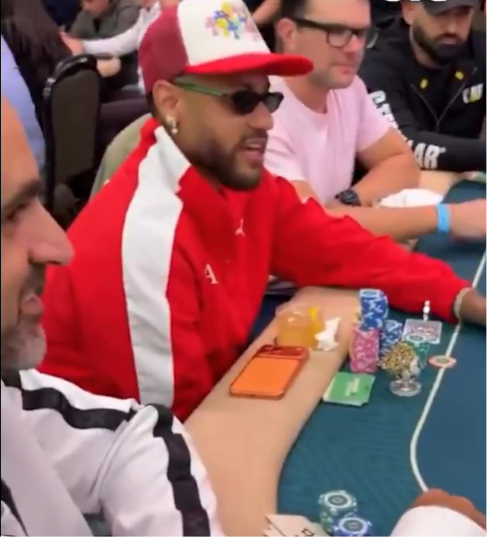 Neymar joga torneio de poker em dia de jogo do Santos; vídeo