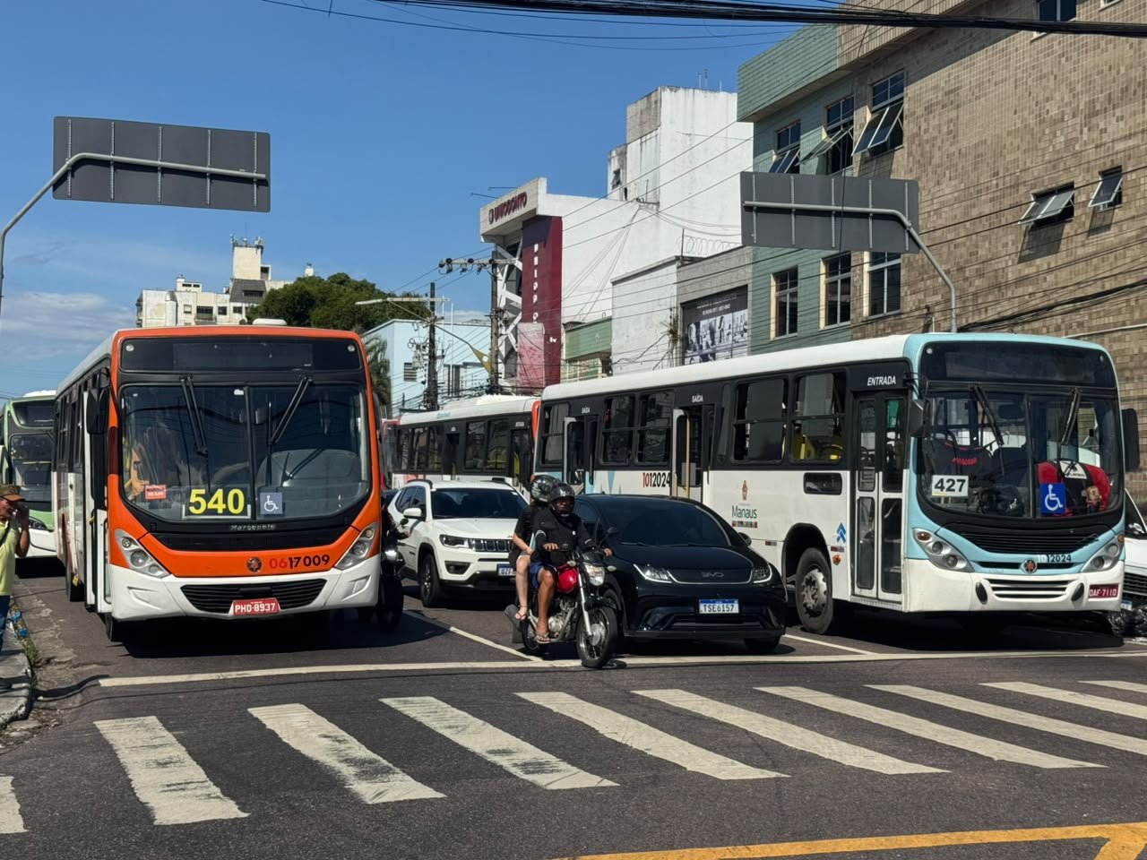 Após greve geral, 80% da frota de ônibus volta a circular em Manaus nesta terça-feira