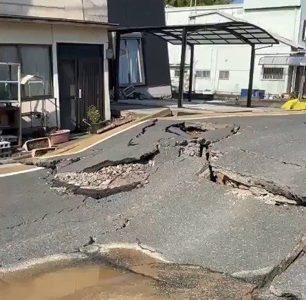 Terremoto de magnitude 7,1 atinge o Japão, derruba prédios e provoca alerta de tsunami
