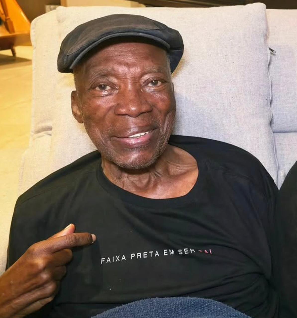 Milton Nascimento tem alta após internação