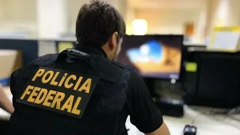 PF investiga grupo suspeito de desviar R$ 45 milhões de clientes da Caixa