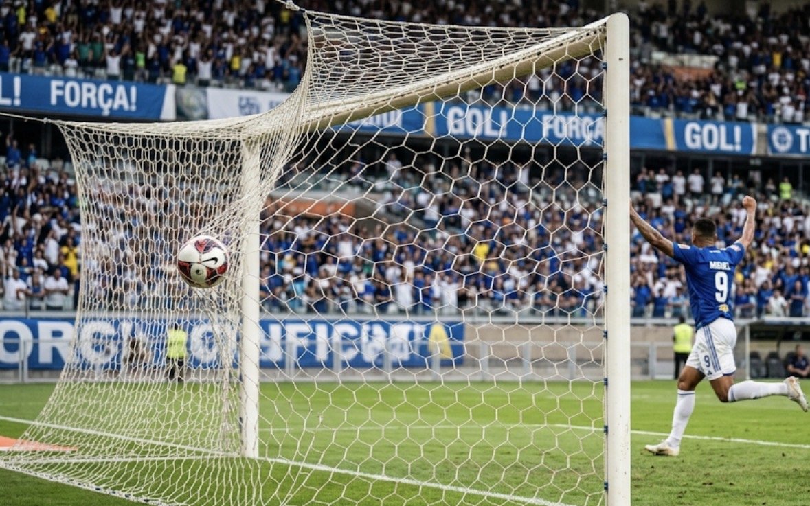 Domingo tem futebol o dia inteiro: confira os jogos de hoje