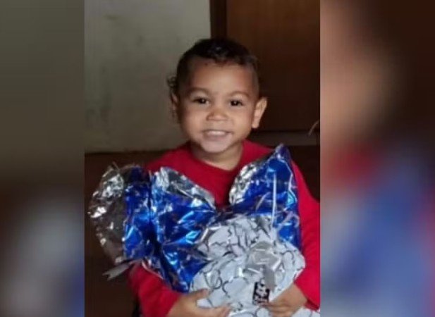Menino morto por falta de ‘bom dia’ teve coração deslocado por agressões do pai