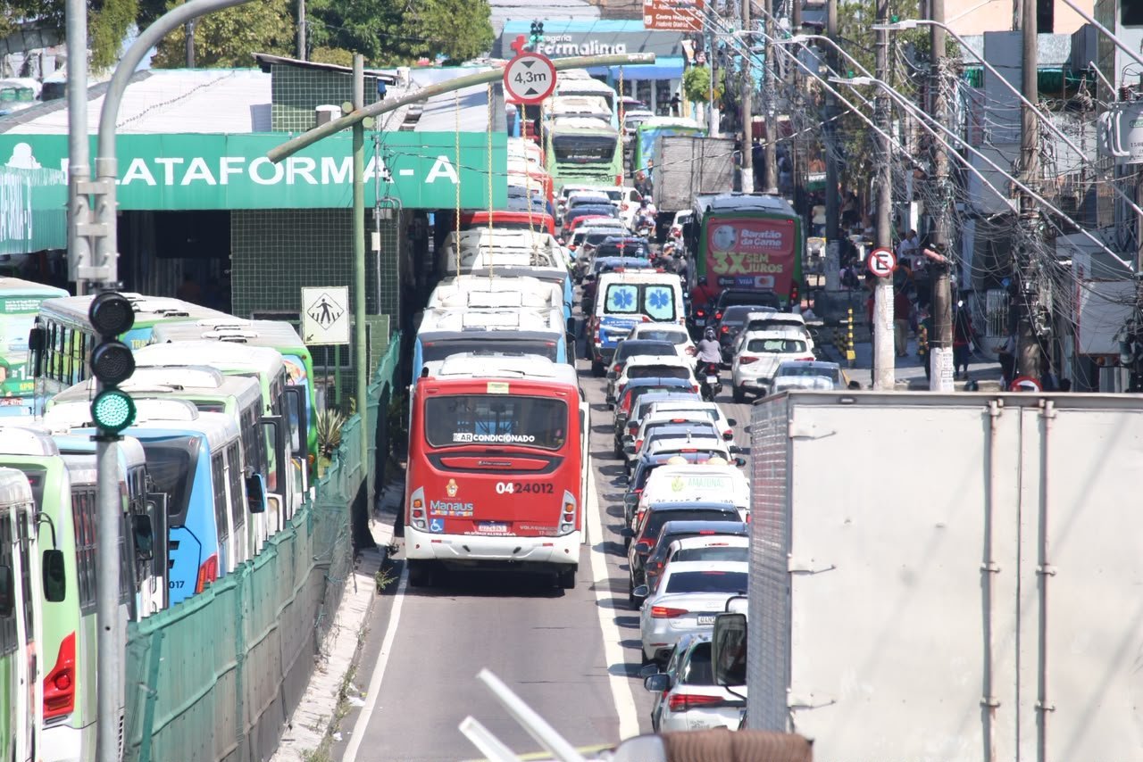 Greve dos rodoviários é suspensa após confirmação de pagamento de salários em Manaus