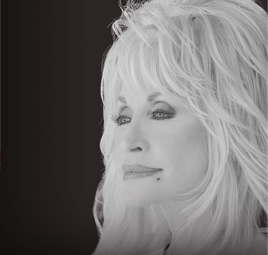 Cantora Dolly Parton, ícone da música country, morre aos 80 anos