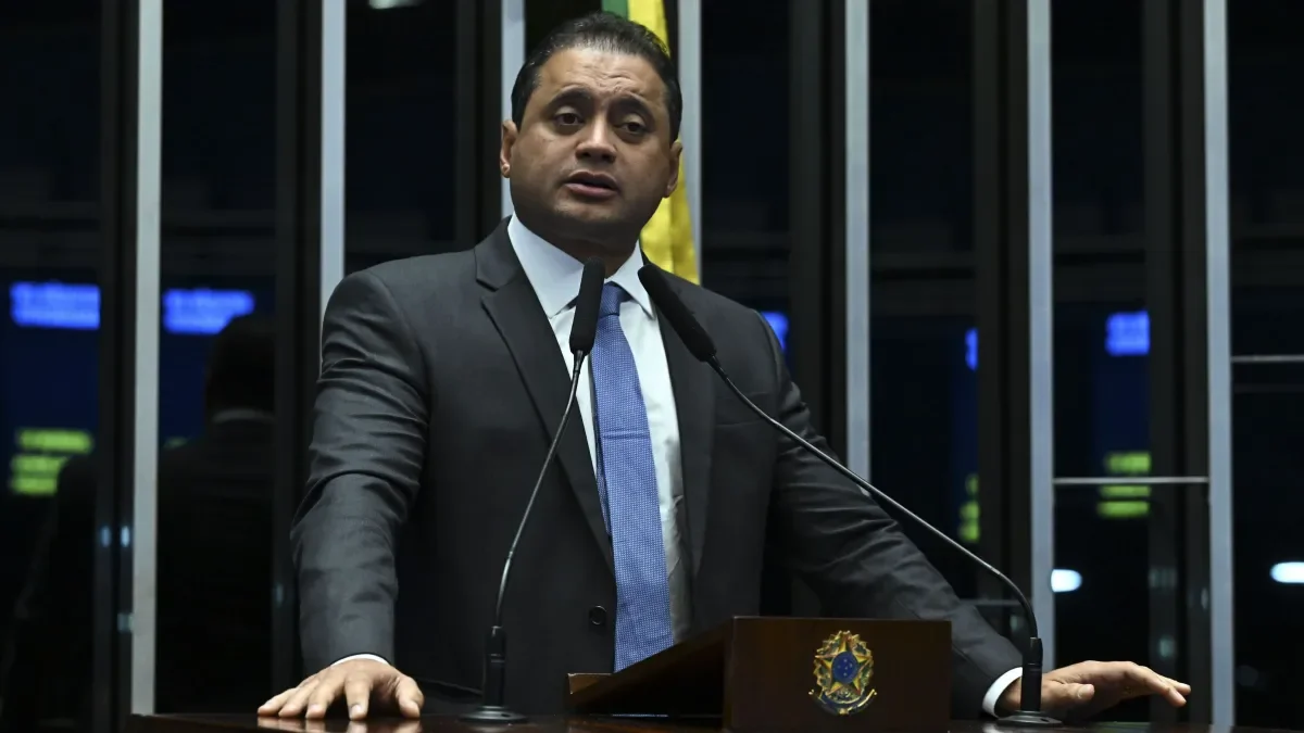 Fraude no INSS: Esposa, filha e irmãs do senador Weverton Rocha são alvos de operação da PF