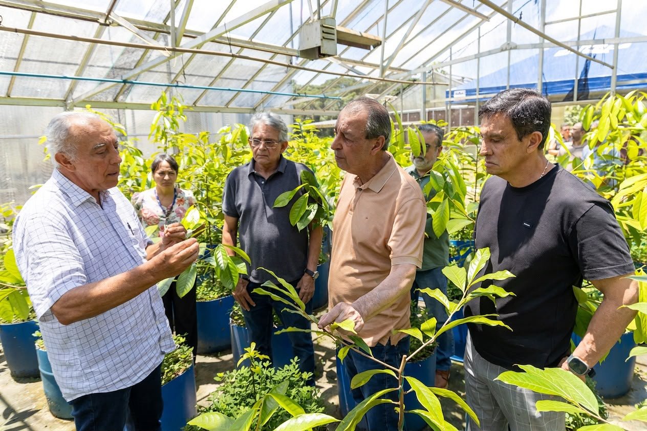 Omar Aziz propõe transformar produtos da floresta em nova fonte de riqueza para o Amazonas