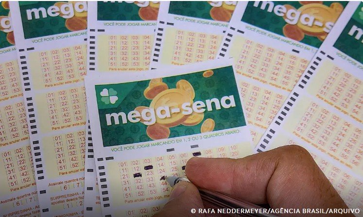 Mega-Sena sorteia prêmio de R$ 165 milhões neste domingo