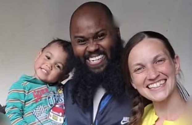 Justiça torna réus pais de menino de 3 anos que morreu ao ser agredido por não dar 'bom dia'
