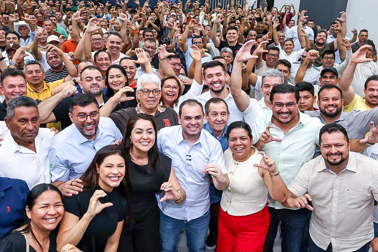 Encontro político reúne prefeitos e mais de 250 lideranças em apoio a Roberto Cidade