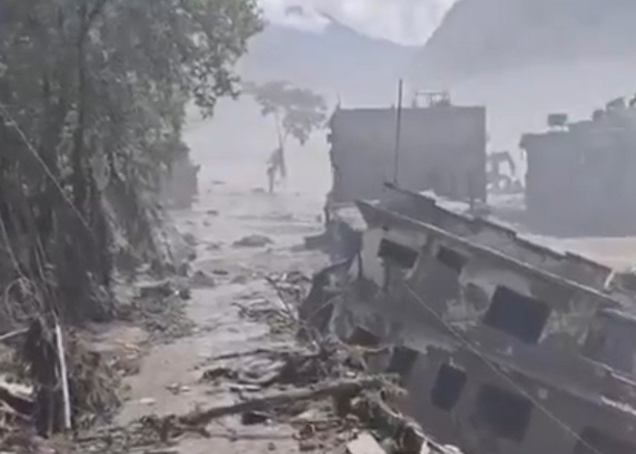 Terremoto de magnitude 4,4 pode ter provocado enchente devastadora no Nepal