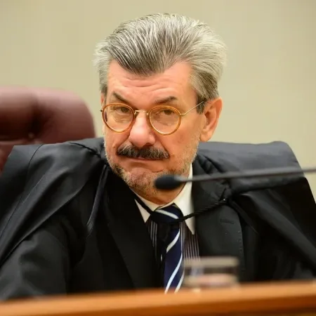 Acusado de assédio sexual, ministro Marco Buzzi enfrenta julgamento decisivo hoje