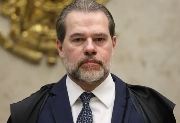 Insinuar desvio de dinheiro público contra candidato sem provas configura propaganda eleitoral irregular