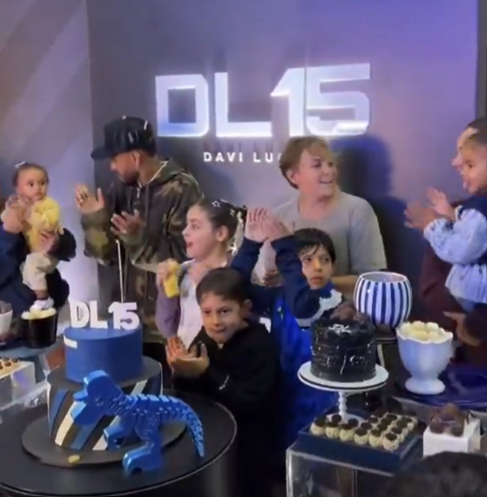 Neymar e Carol Dantas fazem festão de 15 anos para Davi Lucca
