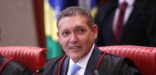 TSE e AGU se unem para criar guia sobre uso de inteligência artificial nas eleições deste ano