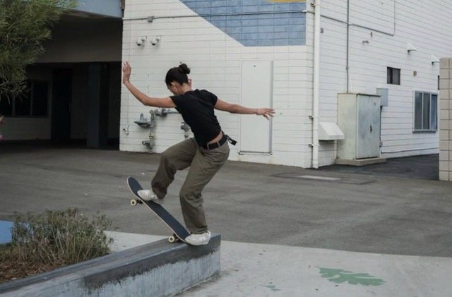 Rayssa Leal torce o pé em treino no Rio, mas garante presença no SLS Takeover