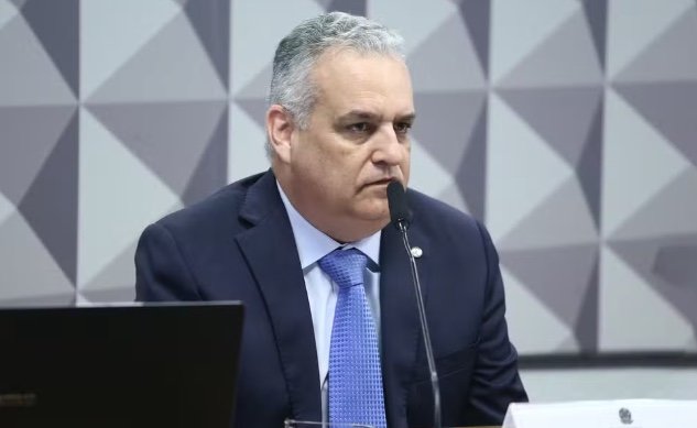 Flávio Bolsonaro define Alfredo Gaspar como vice em chapa pura do PL