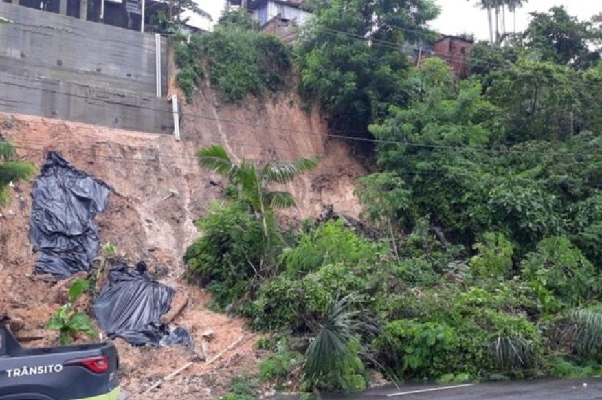 Prefeitura de Manaus decreta situação de emergência após registro de deslizamentos