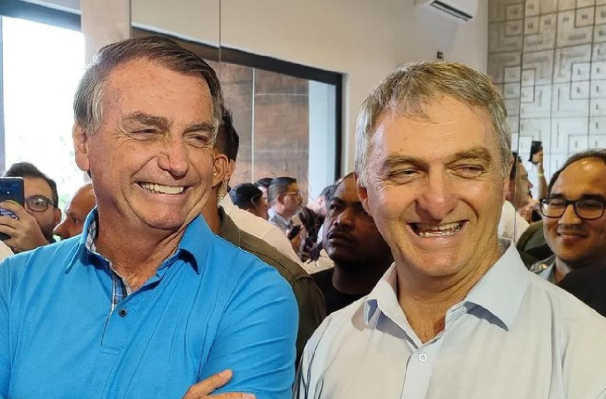 Irmão de Bolsonaro reduz patrimônio declarado ao TSE em R$ 2,9 milhões em menos de dois anos