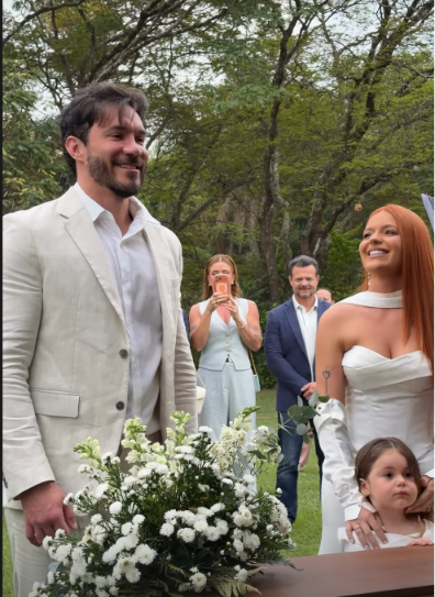 Viih Tube e Eliezer se casam no civil antes de cerimônia religiosa; veja fotos