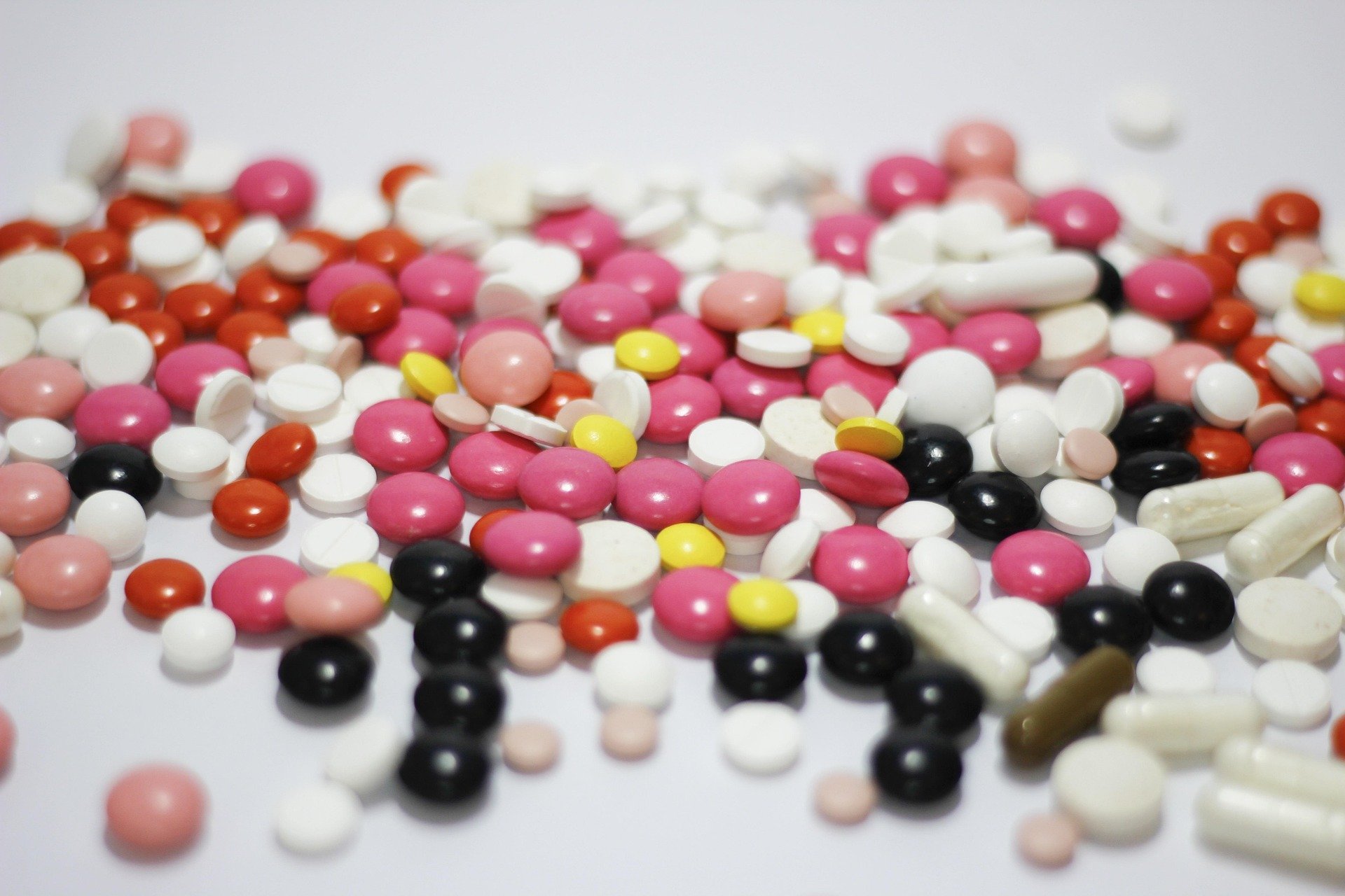 Uso excessivo de anti-inflamatórios pode prejudicar os rins; veja os sinais de alerta