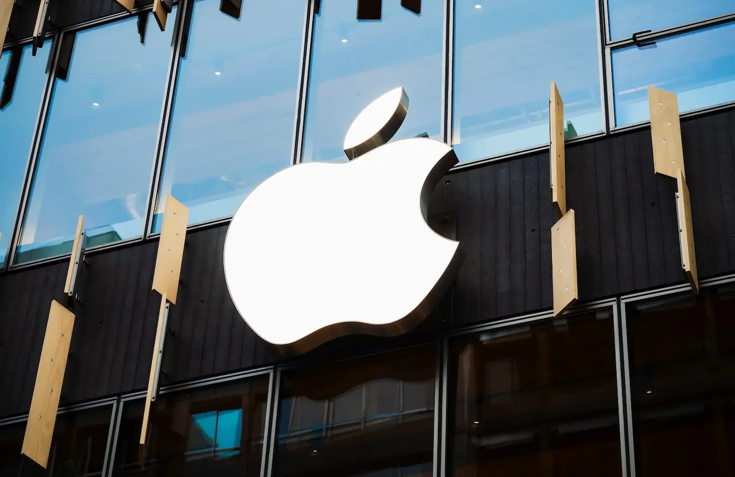 Apple entra com ação judicial contra o governo britânico por acesso a dados criptografados