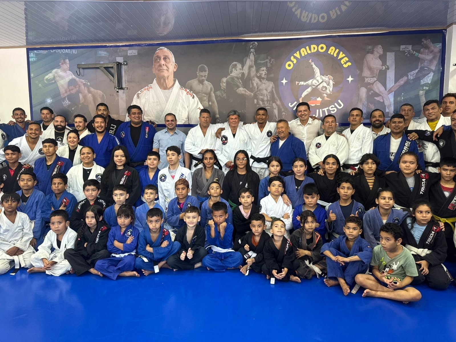 Com presença de Luiz Fux, Roberto Cidade reforça apoio a projeto social de jiu-jitsu no Ouro Verde