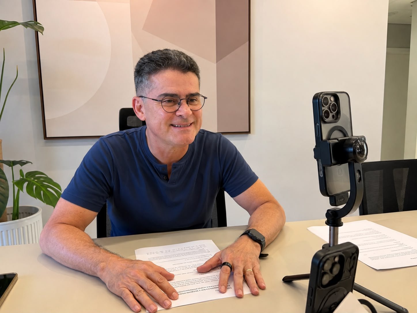 David Almeida propõe expandir programas sociais e de redução do custo de vida para o interior do Amazonas