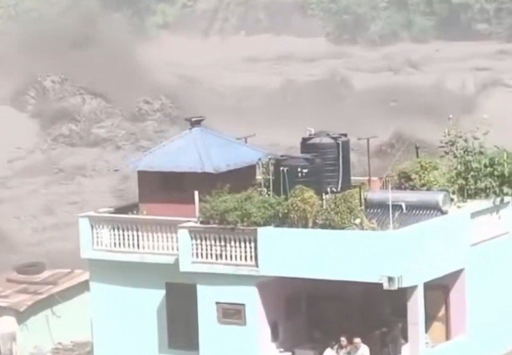 Lago transborda e ameaça novas inundações durante buscas por vítimas no Nepal