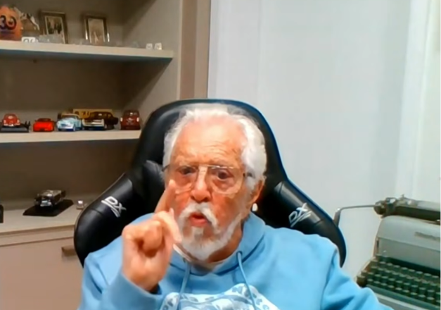 Carlos Alberto de Nóbrega chora ao rebater acusações da ex-mulher