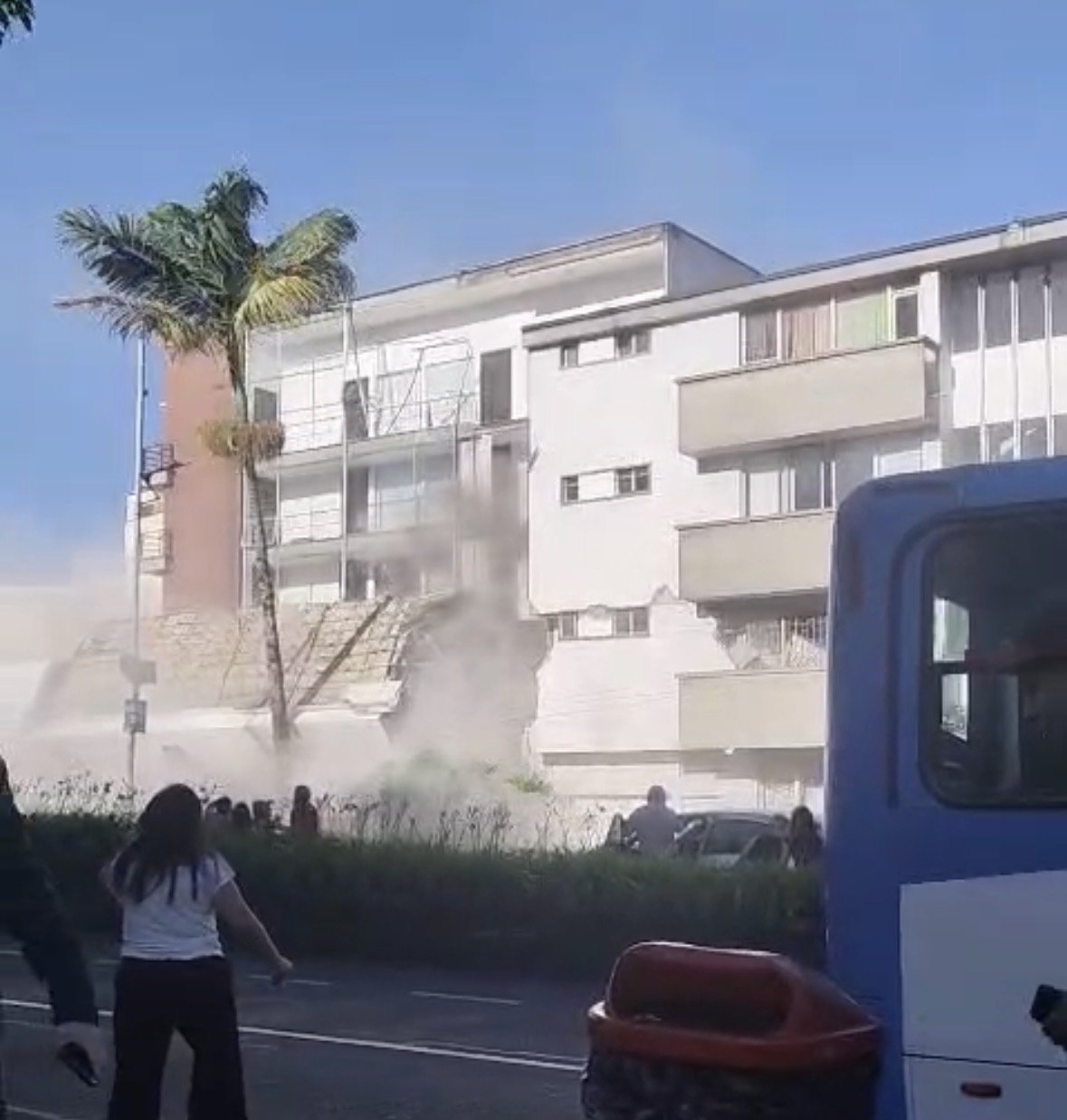 Terremoto de magnitude 7,4 na Colômbia ja deixa mais de 100 mortos