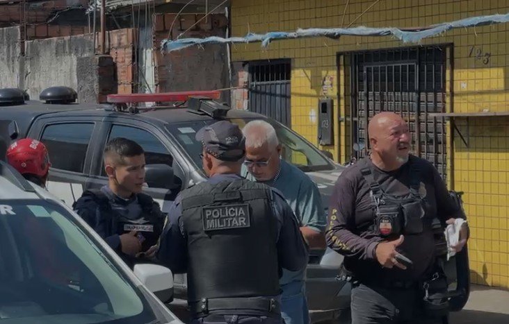 "Eles estavam dormindo e fomos à padaria", diz mãe de bebês mortos em incêndio em Manaus