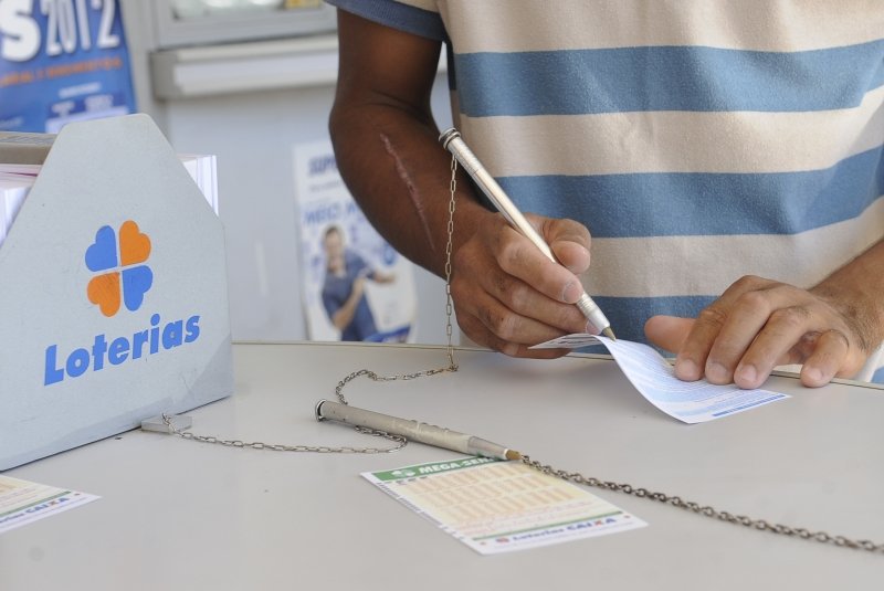 Lotofácil tem três apostas vencedoras; cada uma leva mais de R$ 418 mil