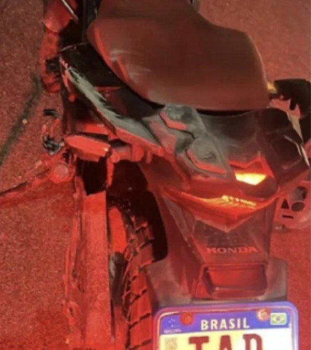 Homem morre ao colidir motocicleta com muro de igreja no São Jorge