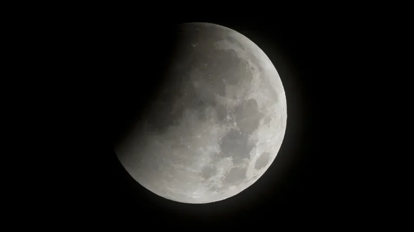 Eclipse lunar parcial poderá ser visto em todo o Brasil nesta semana